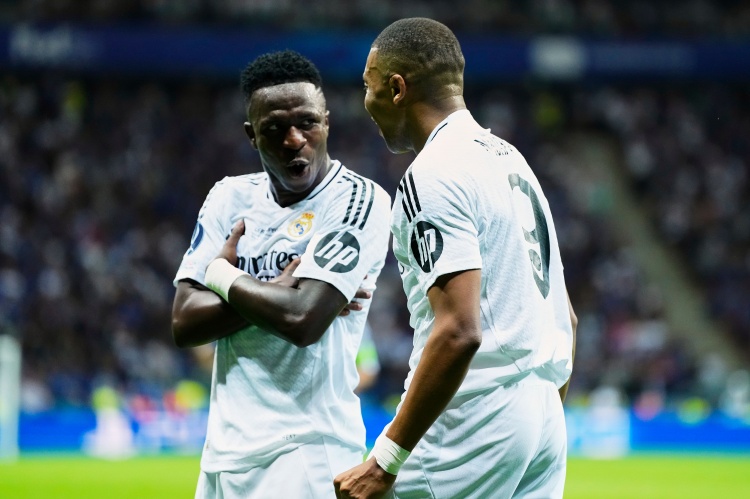 开云体育入口-西媒曝姆巴佩与维尼修斯再遭种族歧视，客队球迷看台现猴子叫声