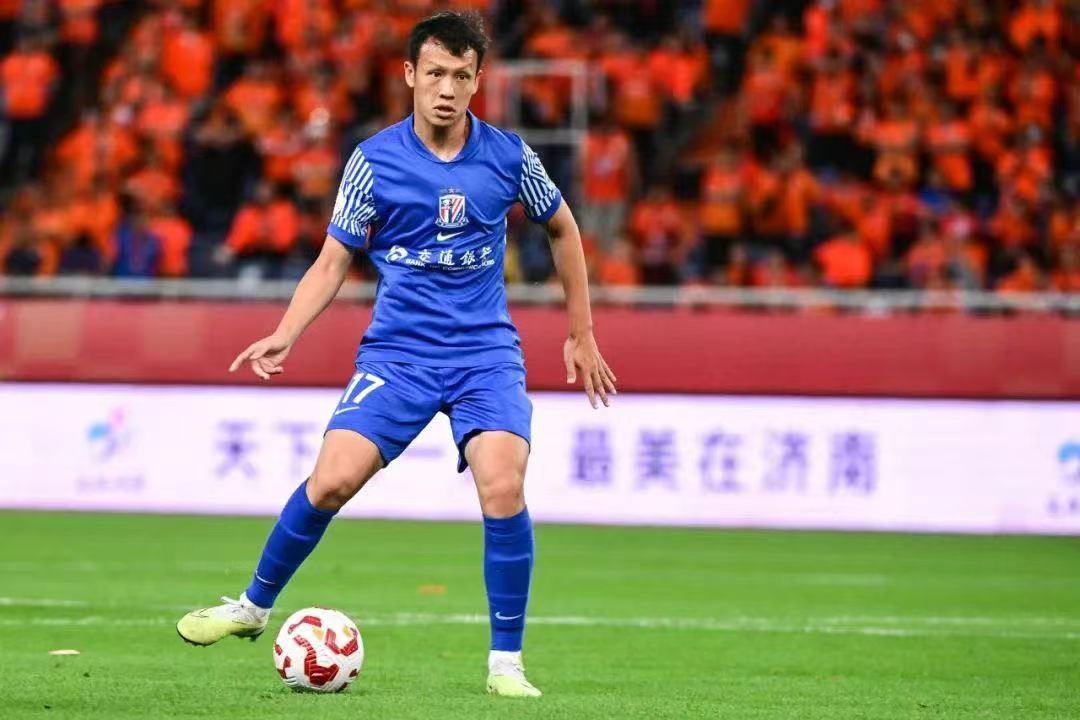 开云-踩踏犯规！高天意身背4张黄牌，下一轮对阵泰山将自动停赛