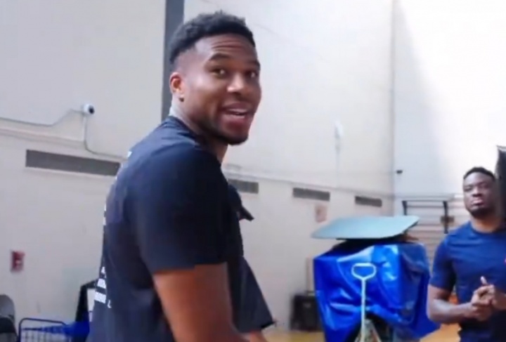 字母哥：我中距离联盟第2&amp;我、德罗赞、KD、布克、还有一个我忘了