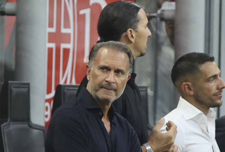 开云体育入口-米体：米兰老板卡迪纳莱与管理层和囧叔会面，他上次回米兰是前年