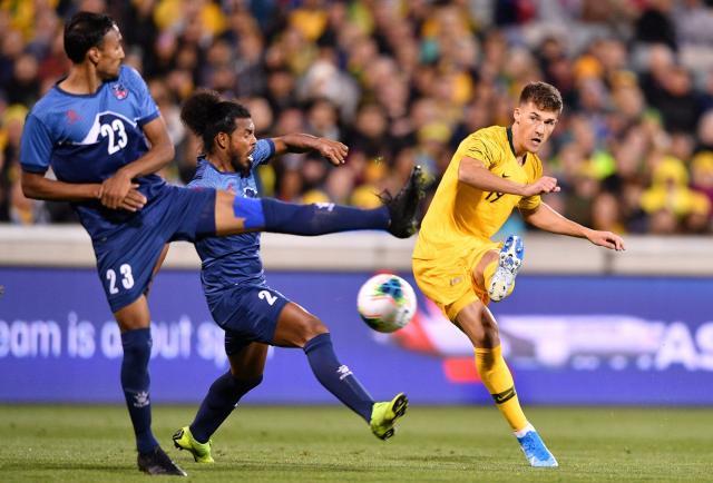 开云-澳众将陆续报到德甲中场先行 大联盟后卫难战国足